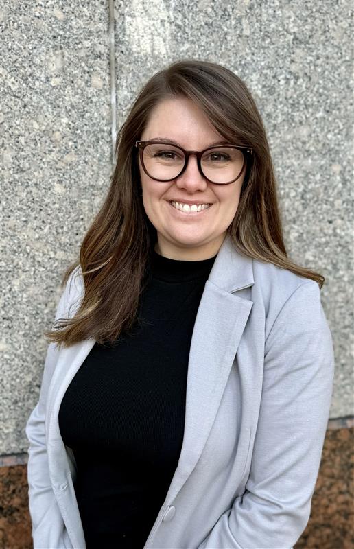 Headshot of Carrie Bennett